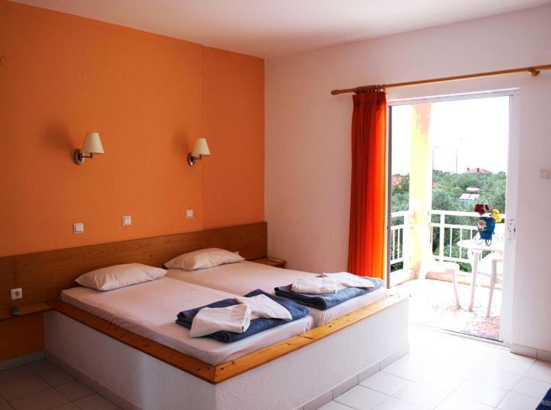 Amarilia Aparthotel Szkála Rahoníu Szoba fotó